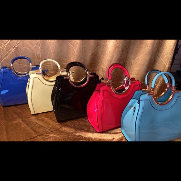 Shiny Patent with Circle Metallic Gold Handle - Picture 5 of 6